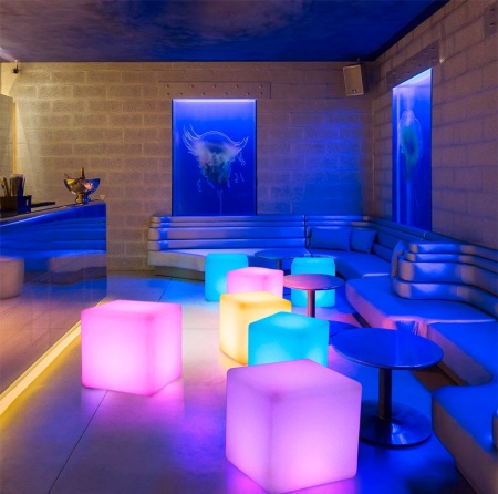 Светильник Куб 80 с питанием от АКБ, RGB Светильник Куб 80 с питанием от АКБ, RGB